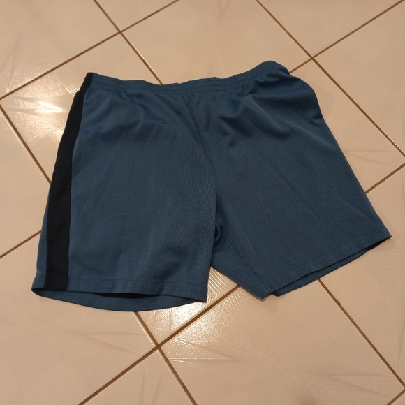 4/$40 Men's Blue Athletic Shorts - Size XL - Picture 2 of 4